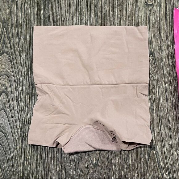 NWT Spanx Power Series Power Shorty Shapewear Boyshort Seamless Nude Small - Picture 7 of 9